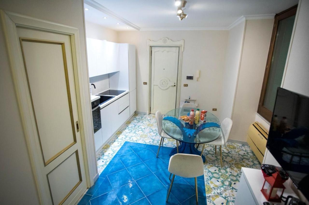 Hause Naty Spaccanapoli Apartment Bagian luar foto